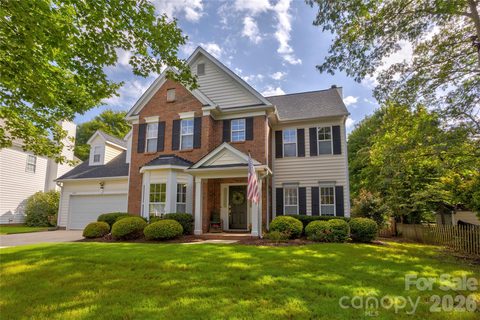 1428 Lockhart Place pending home in Sheffield Manor, Concord, NC