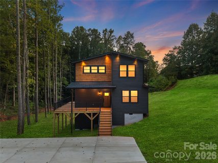 Homes in Whispering Pines, Leicester