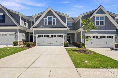 720 Hazel Way active townhome in Rivercross, Denver, NC