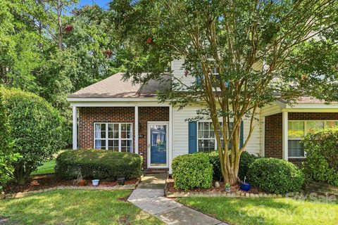 10171 Reindeer Way Lane active townhome in Holly Ridge, Charlotte, NC