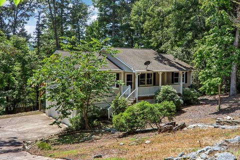 7 Maple Leaf Drive active home in Drexel Glenn, Hendersonville, NC