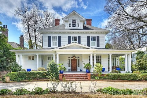 1136 Queens Road