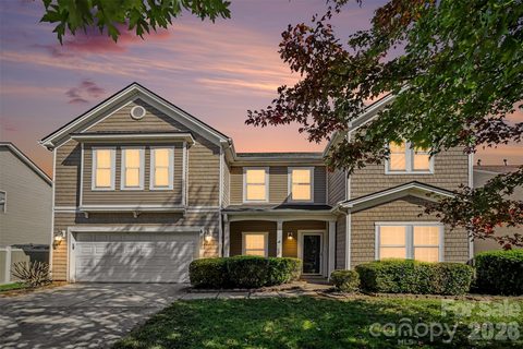 10033 Markus Drive pending home in Versage, Mint Hill, NC