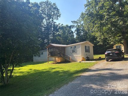 233 Starlight Drive active home in Walker Heights, Lincolnton, NC