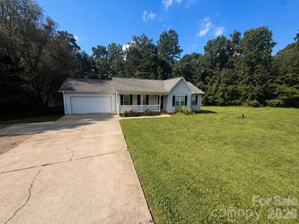170 State Park Road active home in Meadow Glen, Troutman, NC