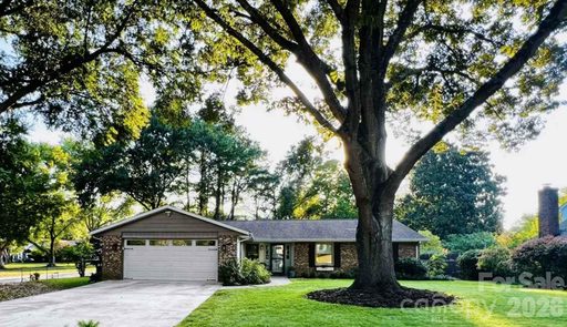 5934 Tillery Drive pending home in Shadow Lake, Charlotte, NC