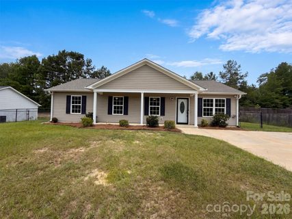 1411 Foxbrook Circle active home in Foxbrook, Lancaster, SC