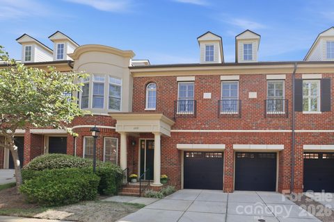 6831 Louisburg Square Lane active townhome in Louisburg Square, Charlotte, NC