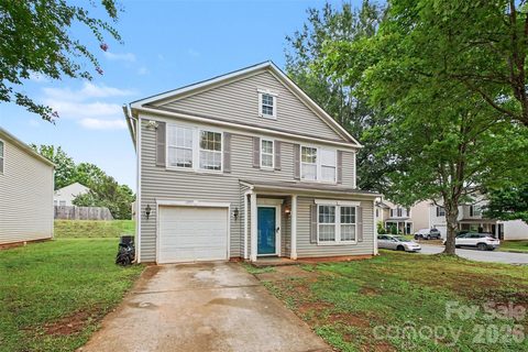 8602 Panglemont Drive active home in Oakbrooke, Charlotte, NC