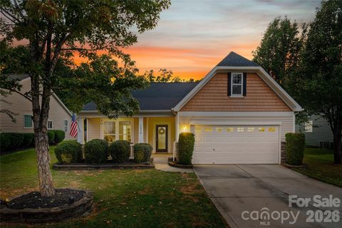 14918 Brotherly Lane pending home in Enclave, Charlotte, NC