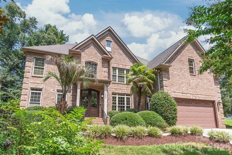 7320 Summerlin Place active home in Chadwyck Place, Charlotte, NC