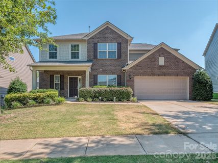 10433 Honeyfur Court active home in Chapel Cove, Charlotte, NC