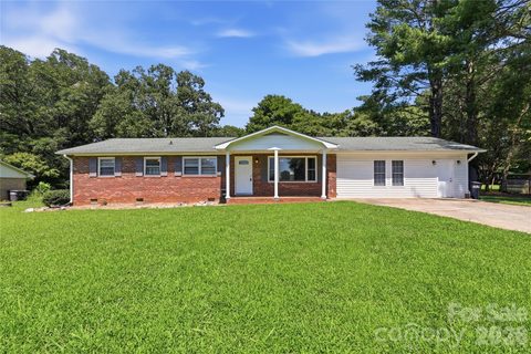 2819 Randolph Road active home in Broadview Acres, Statesville, NC