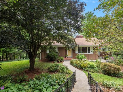 209 White Pine Drive pending home in Kenilworth Forest, Asheville, NC