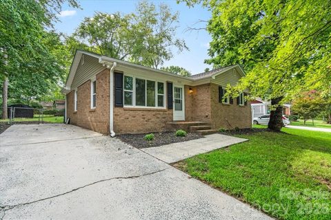 9828 Starwood Drive pending home in Cabarrus Woods, Charlotte, NC