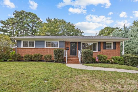7400 Thorncliff Drive active home in Starmount, Charlotte, NC