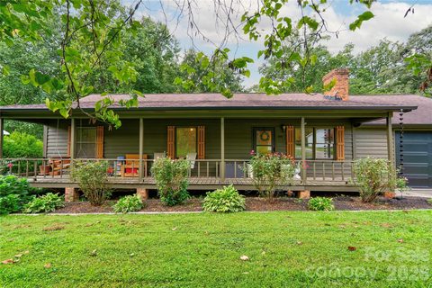A home in Williamsburg Acres