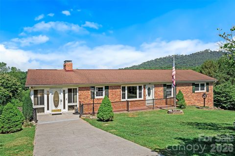 A home in Dogwood Knolls