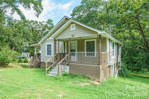 1028 East Drive active home in Linwood Park, Gastonia, NC