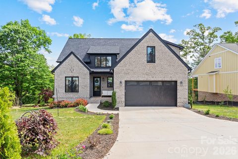 1116 Players Ridge Road active home in Olivers Landing, Hickory, NC
