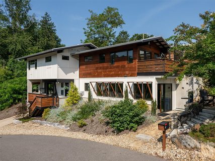 4 Osprey Trail pending home in West Asheville, Asheville, NC