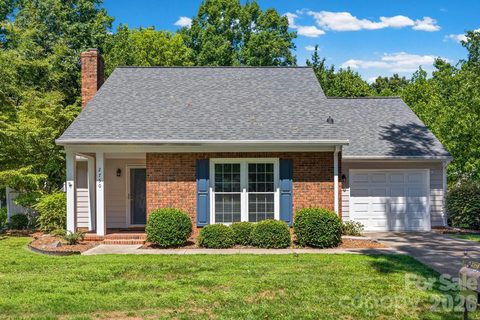 2750 Quailrush Road pending home in Candlewyck, Charlotte, NC