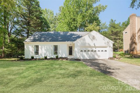 8805 Golf Ridge Drive pending home in Raintree, Charlotte, NC