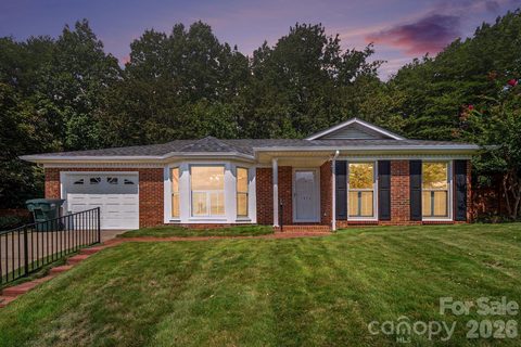 1912 Wexford Court pending home in Wexford, Gastonia, NC