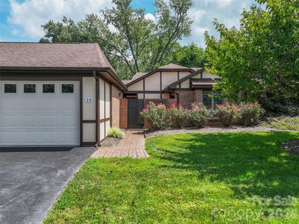 A home in 10 Country Club
