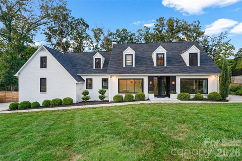2201 Whilden Court active home in Deering Oaks, Charlotte, NC