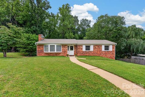 7 Mountainbrook Road pending home in Mountainbrook, Asheville, NC