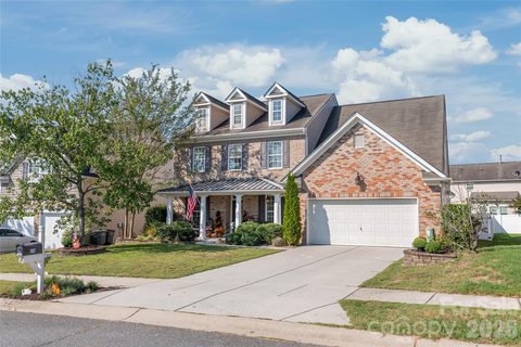 3327 Brackhill Street pending home in The Farm At Riverpointe, Davidson, NC