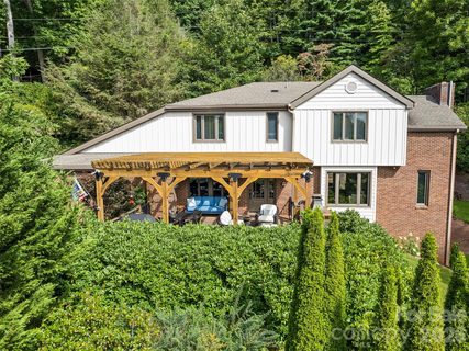 474 Scenic Circle pending home in Little Mountain, Waynesville, NC