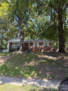 4731 Hidden Valley Road pending home in Hidden Valley, Charlotte, NC