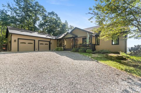 Homes in Sylvan Habitat, Pisgah Forest