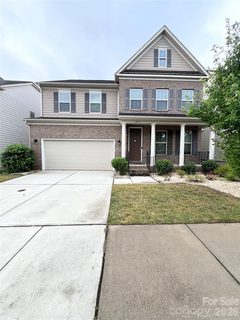 836 Pecan Tree Lane pending home in Oakland Pointe, Fort Mill, SC
