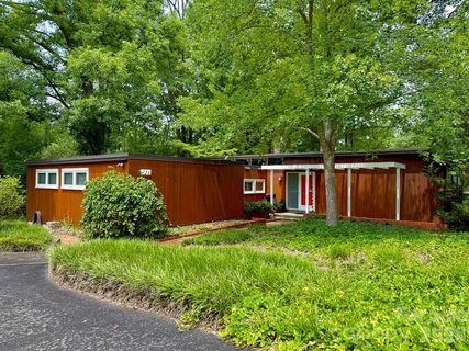 501 Ellsworth Road pending home in Cotswold, Charlotte, NC