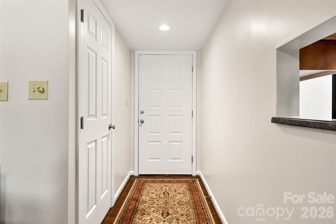 7912 Greenside Court active home in Muirfield, Charlotte, NC
