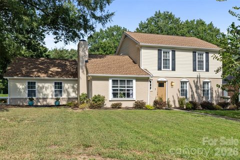 6777 Stoney Ridge Road active home in Fairfield Plantation, Matthews, NC