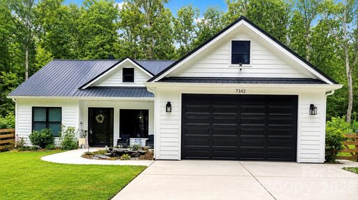 7342 Milan Drive pending home in Norman Woods, Huntersville, NC