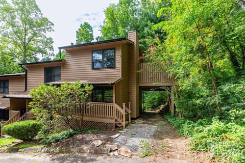 404 Buck Cove Terrace active townhome in Buck Cove Townhouses, Asheville, NC