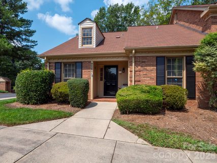 9028 Providence Colony Drive active home in Raintree, Charlotte, NC