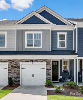 32 Woodsdale Place active townhome in Concord Greenway, Concord, NC