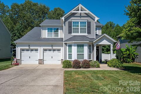 424 Planters Way active home in Westland Farm, Mount Holly, NC