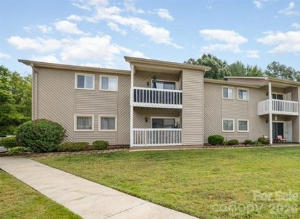 140 Lake Concord Road active condo in Candlewood Square, Concord, NC