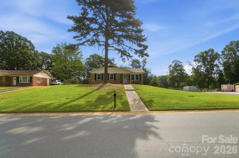 9933 Starwood Drive active home in Cabarrus Woods, Charlotte, NC