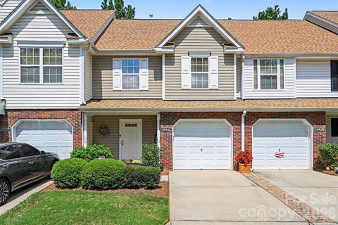 10442 Columbia Crest Court active townhome in Covington At Providence, Charlotte, NC