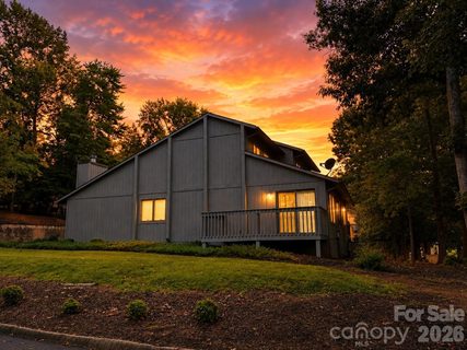 A home in Victory Pointe Condo