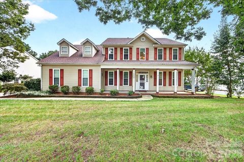 6200 Greengate Lane active home in Stonegate, Waxhaw, NC