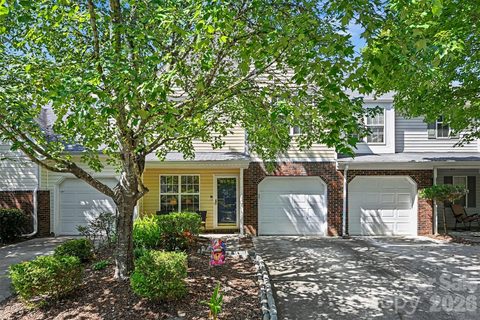 9618 Elizabeth Townes Lane active townhome in Elizabeth Townes, Charlotte, NC